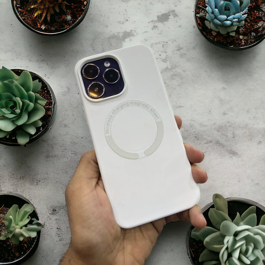 WHITE MAGSAFE SILICON CASE